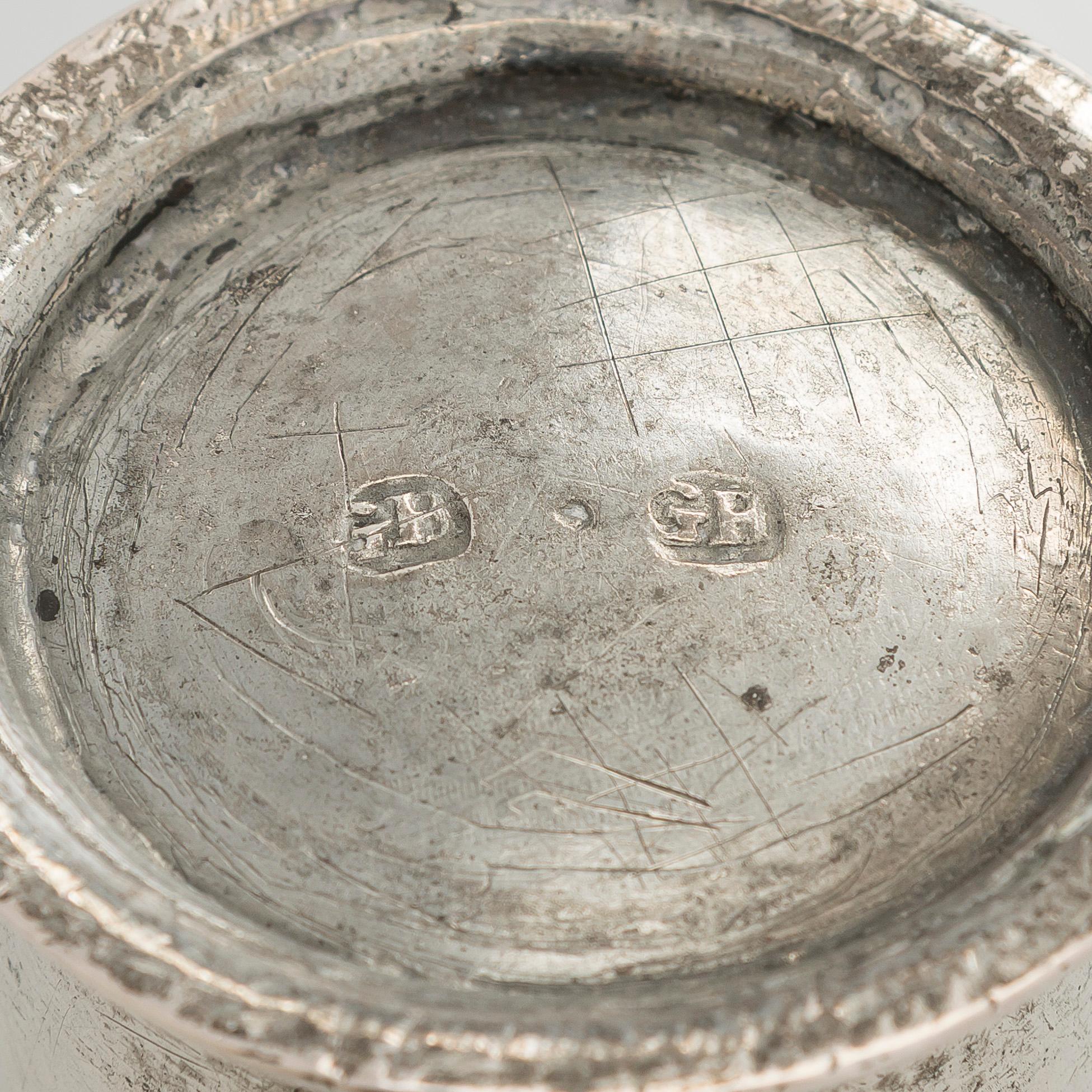 Pikari, hopea, osittain kullattu, kaksinkertainen lyönti, tunnistamaton mestarileima GH, todenn. Baltia 1700-luku.