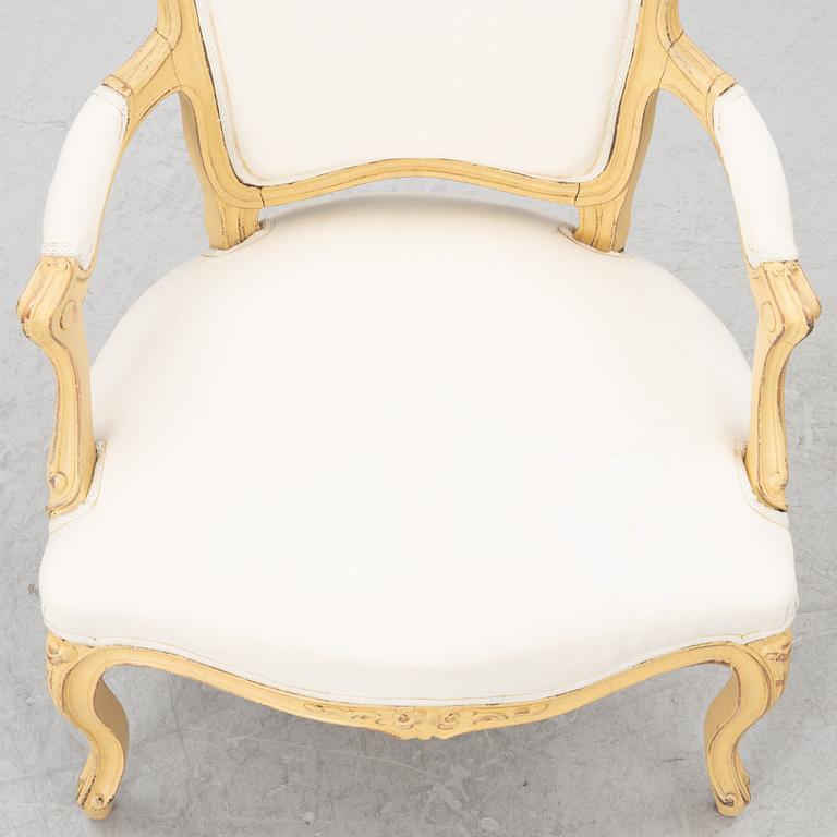 Karmstolar, ett par, Louis XV-stil, 1900-talets andra hälft.