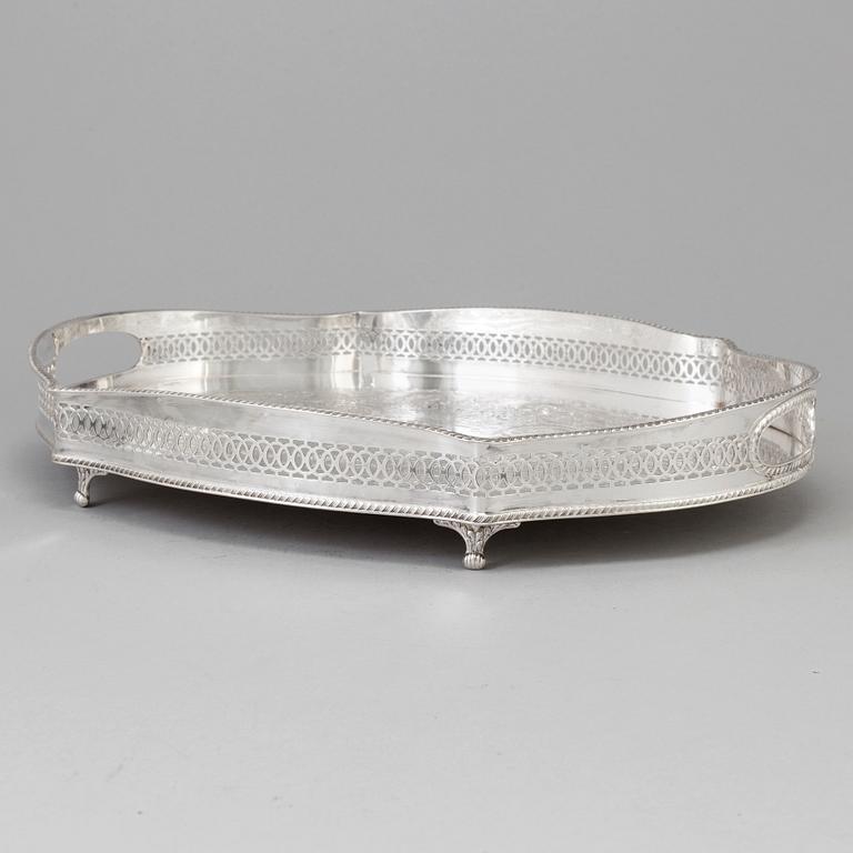 silver plated serving trays from Sheffield England, 20th century.