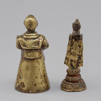 SKULPTUR samt BORDSKLOCKA, brons, orientaliska, 1800/1900-tal.