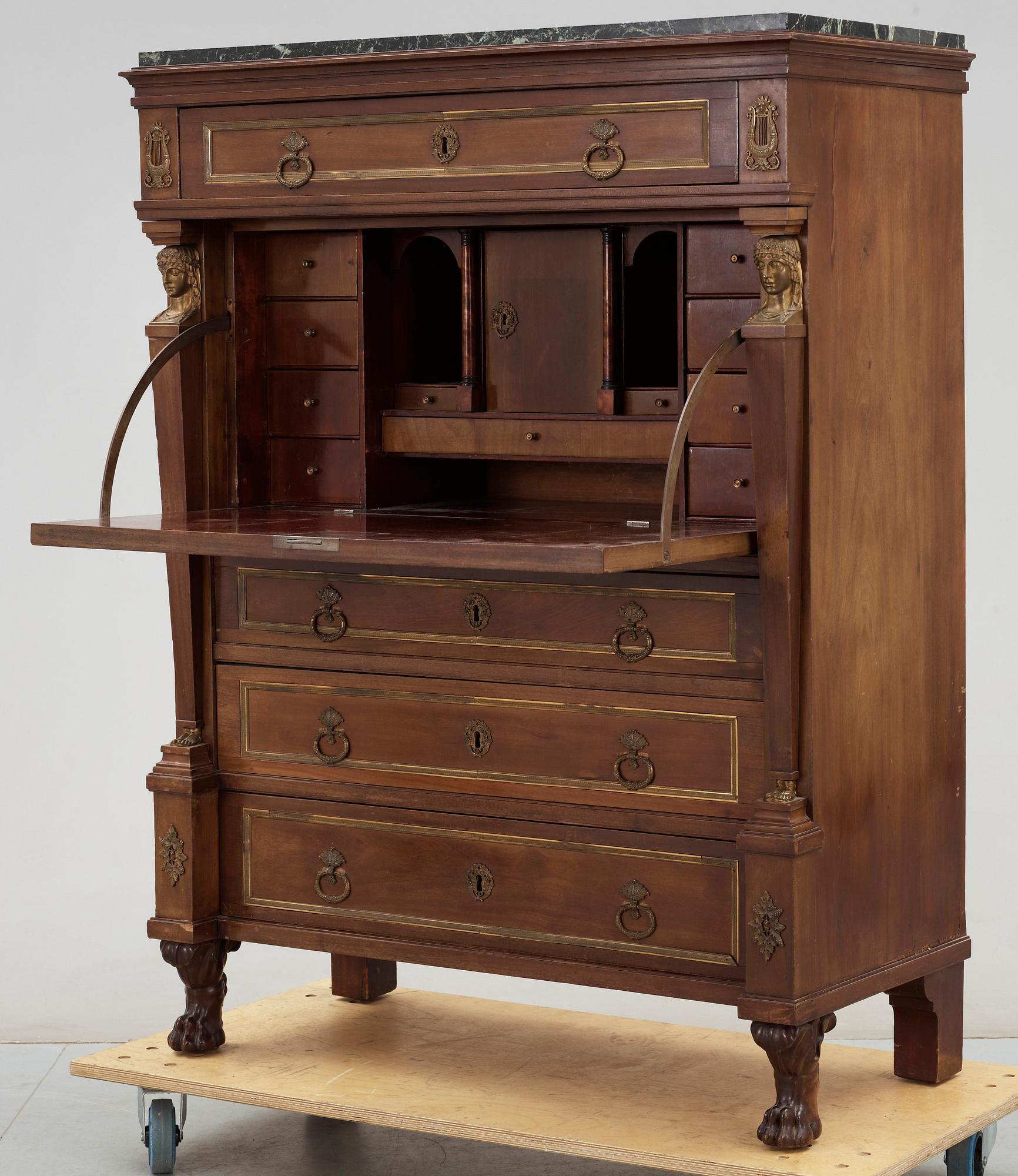 SEKRETÄR. Directoire stil, 1800/1900-tal.