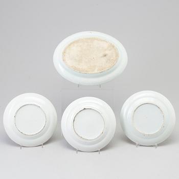 A lot of three dishes and one serving dish, Qing dynasty, 19th century.