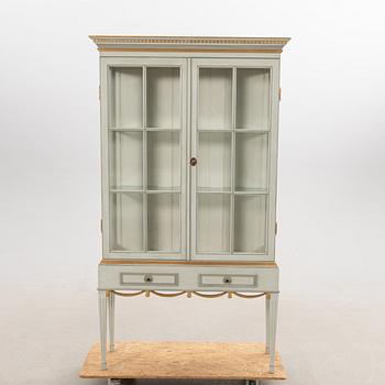 Display cabinet, Gustavian style, K.A. Roos, Helsingborg, later half of the 20th century.