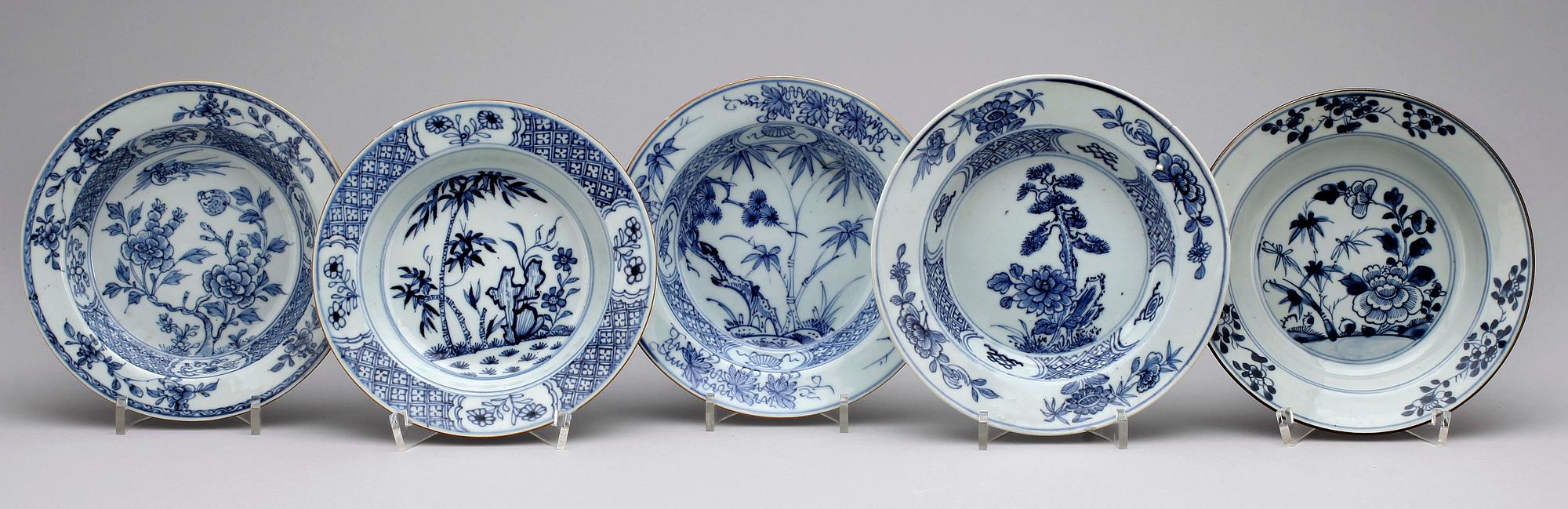 BÄRTALLRIKAR, 5 st, porslin, Kina, Kangxi, (1662-1722).