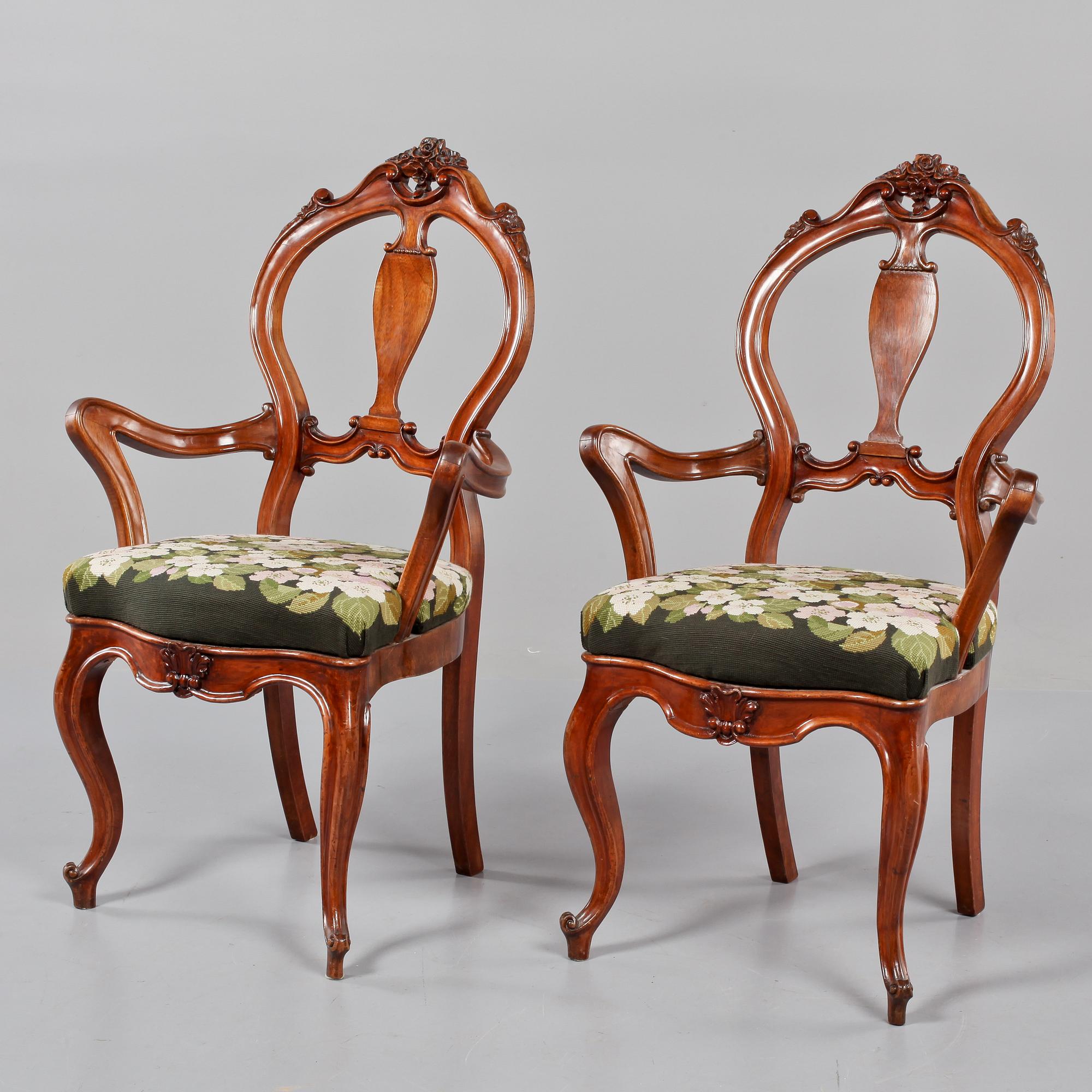 KARMSTOLAR, ett par, nyrokoko, 1800-talets andra hälft.