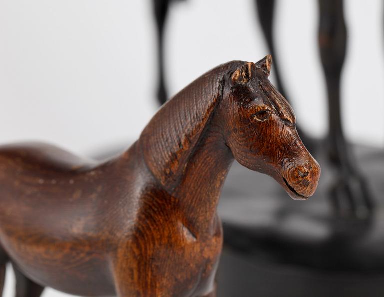 SKULPTURER, 2 st, trä, 1900-tal.