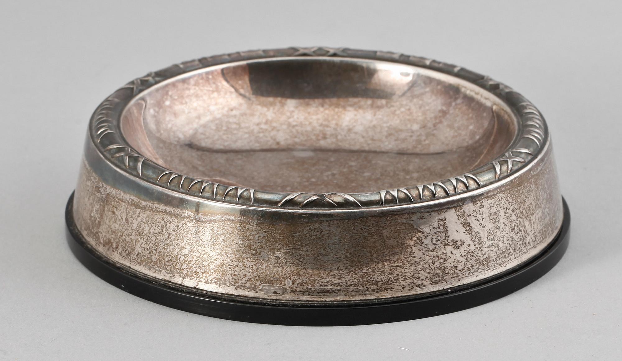 ASKFAT, silver, bakelit, Vera Ferngren, CG Hallberg, Stockholm 1961. Totalvikt ca 160 gram.