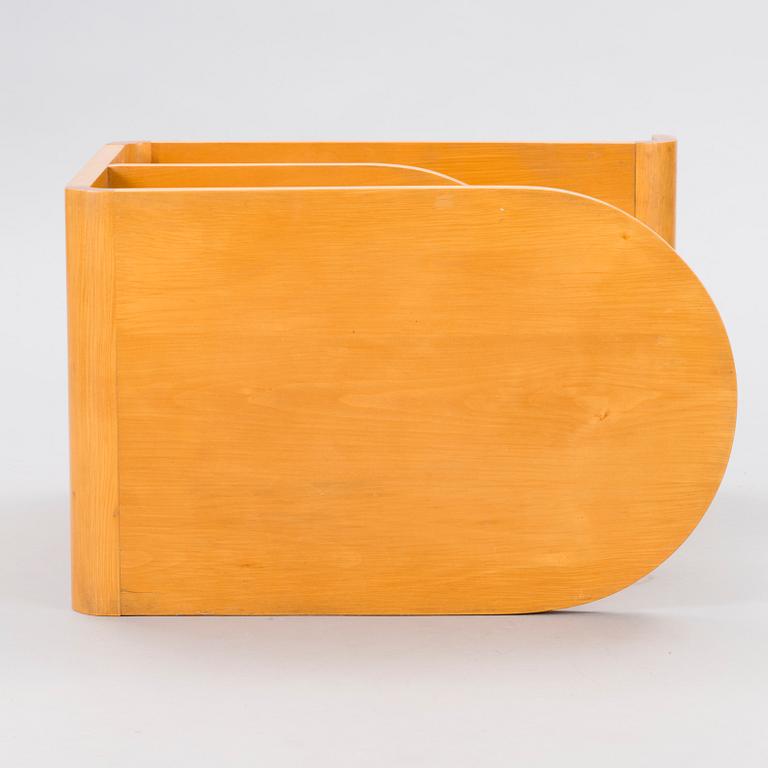 Maija Heikinheimo, A 1930s 'Apu 604'  side table for Asko, Finland.