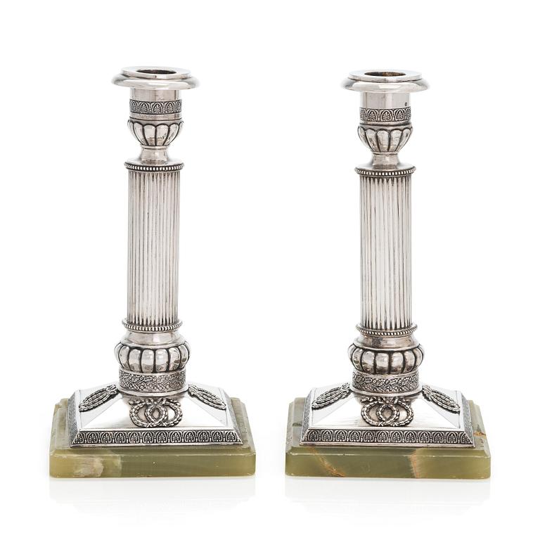 Ljusstakar, ett par, silver, mästarstämpel A.T., S:t Petersburg 1908-26.