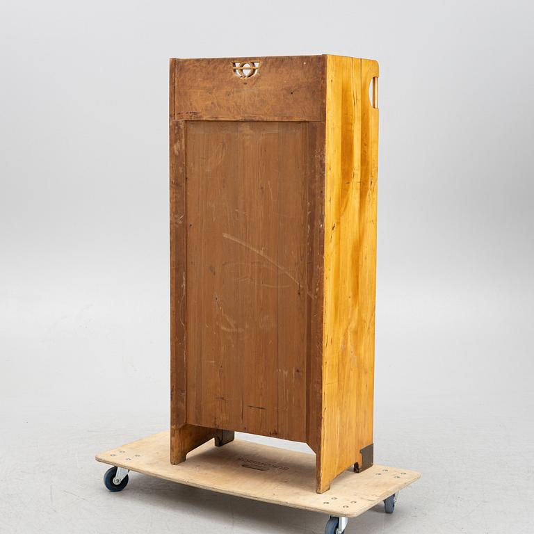 A Jugend cabinet, early 20th century.