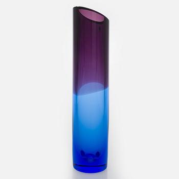 Kerttu Nurminen, maljakko, "Lago", signeerattu Kerttu Nurminen Nuutajärvi.