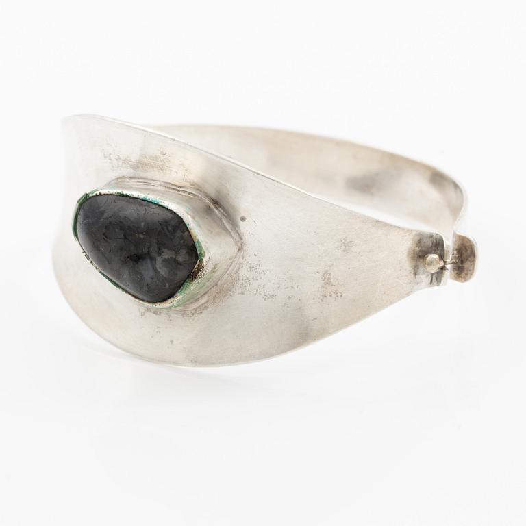Bracelet silver with bluish stone possibly quartz, GK, Stockholm 1961.
