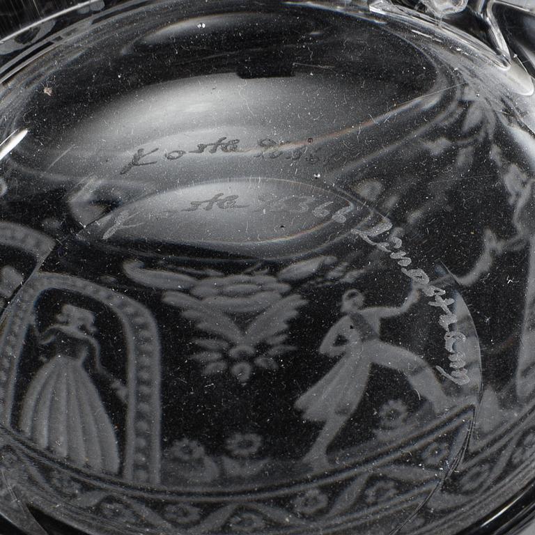 VICKE LINDSTRAND, three vodka glasses and two beer glasses, 'Dalecarlia' from Kosta.