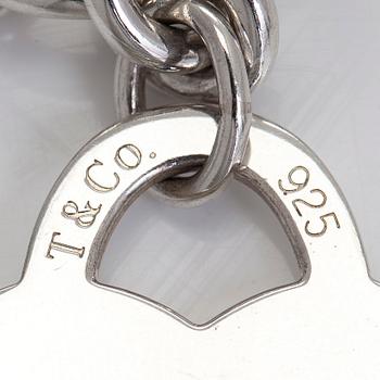 Tiffany & Co, a sterling silver "Return to Tiffany" bracelet.