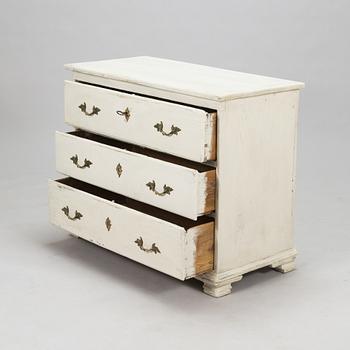 A mid 18th Century chest of drawers.