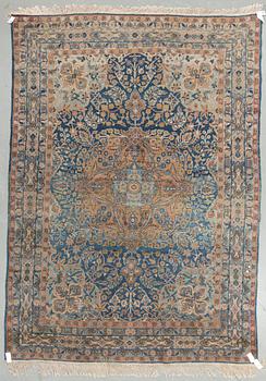 MATTA, Täbris, semiantik. Ca 337x236 cm.
