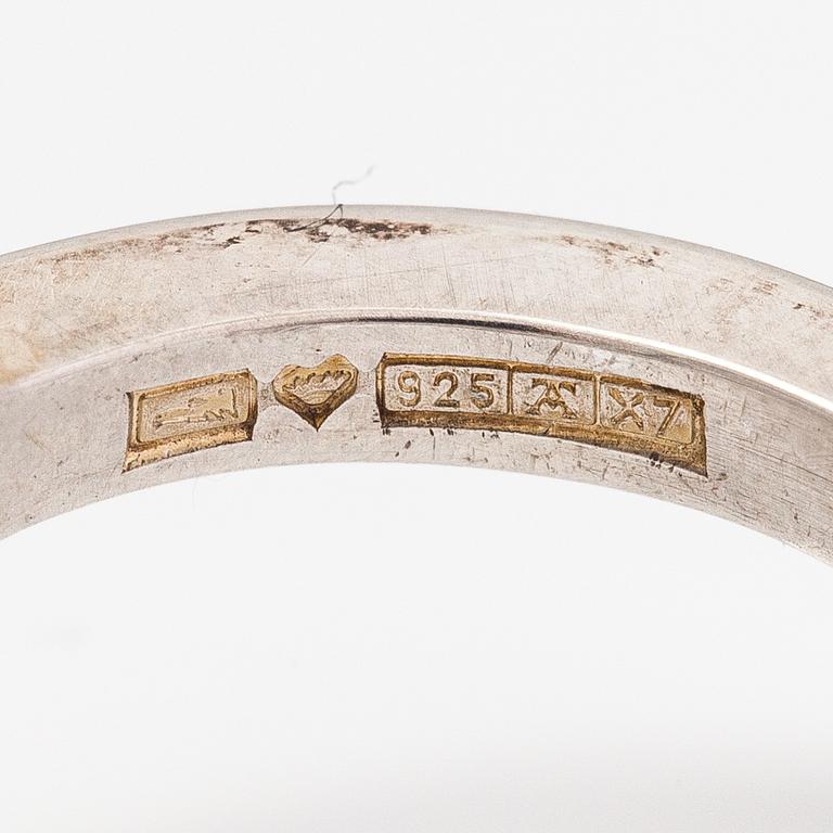 Pekka Piekäinen, A sterling silver ring. Auran Kultaseppä, Turku 1975.