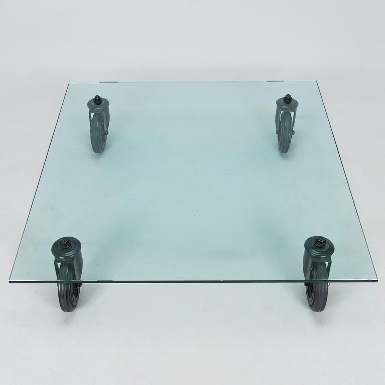 Gae Aulenti, soffbord, "Tavolo con Ruote", Fontana Arte, Italien.