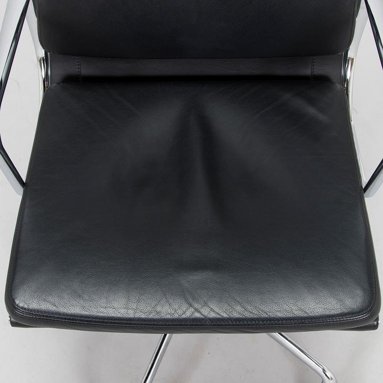 Charles & Ray Eames, kontorsstol, "Soft Pad Chair EA 219, high backrest", Vitra. 2000-tal.