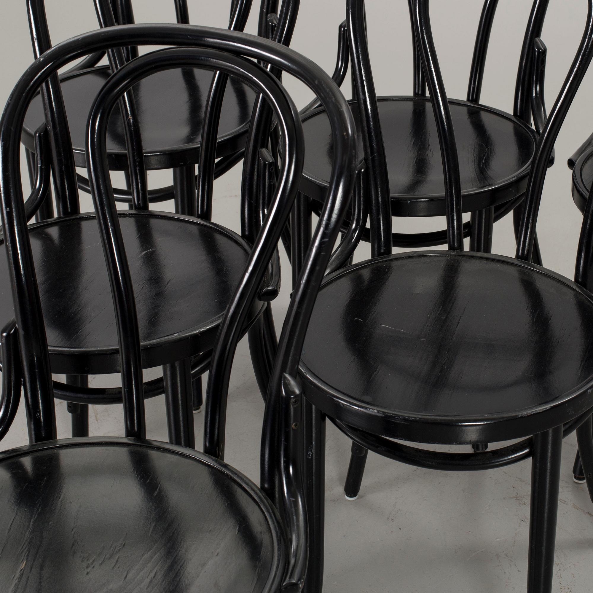 6 BLACK BENTWOOD CHAIRS SECOND HALF OF 20TH CENTURY, THONET-STYLE.