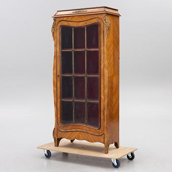 Display cabinet, second half of the 19th century.