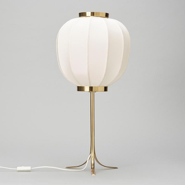 JOSEF FRANK, bordslampa av mässing modell 2349 "Kina bollen" för Firma Svenskt Tenn.