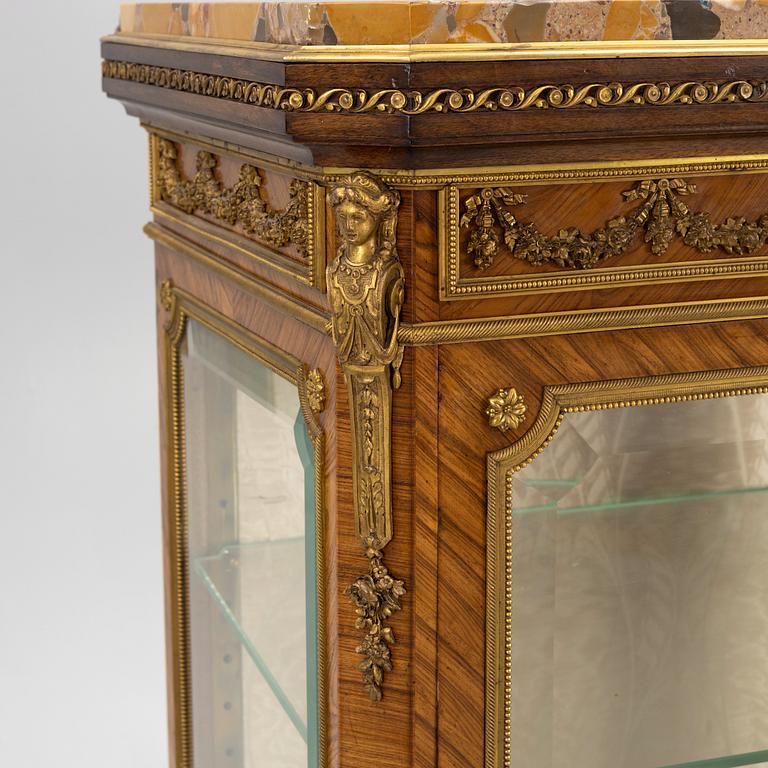 Display cabinet, Louis XV style, ca 1890-1910.