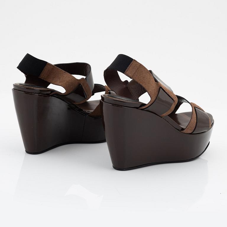 Marni, A pair of patent leather platform sandals, size 36.