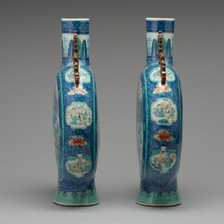 A pair of doucai moonflasks, Qing dynasty, 19th Century.