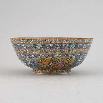 A blue glazed canton bowl for the persian market, Qing dynasty, 19th Century.