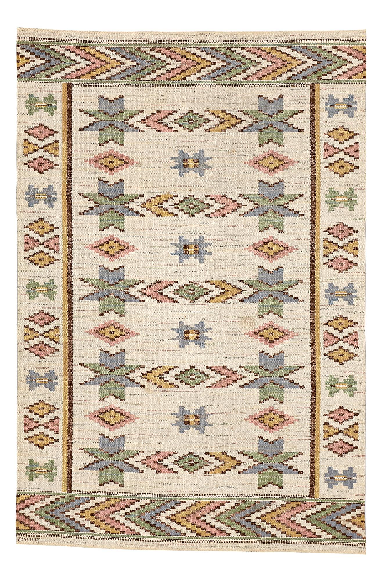Märta Måås-Fjetterström, MATTO, "Vit botten", flat weave, ca 304 x 204,5 cm, signed AB MMF.