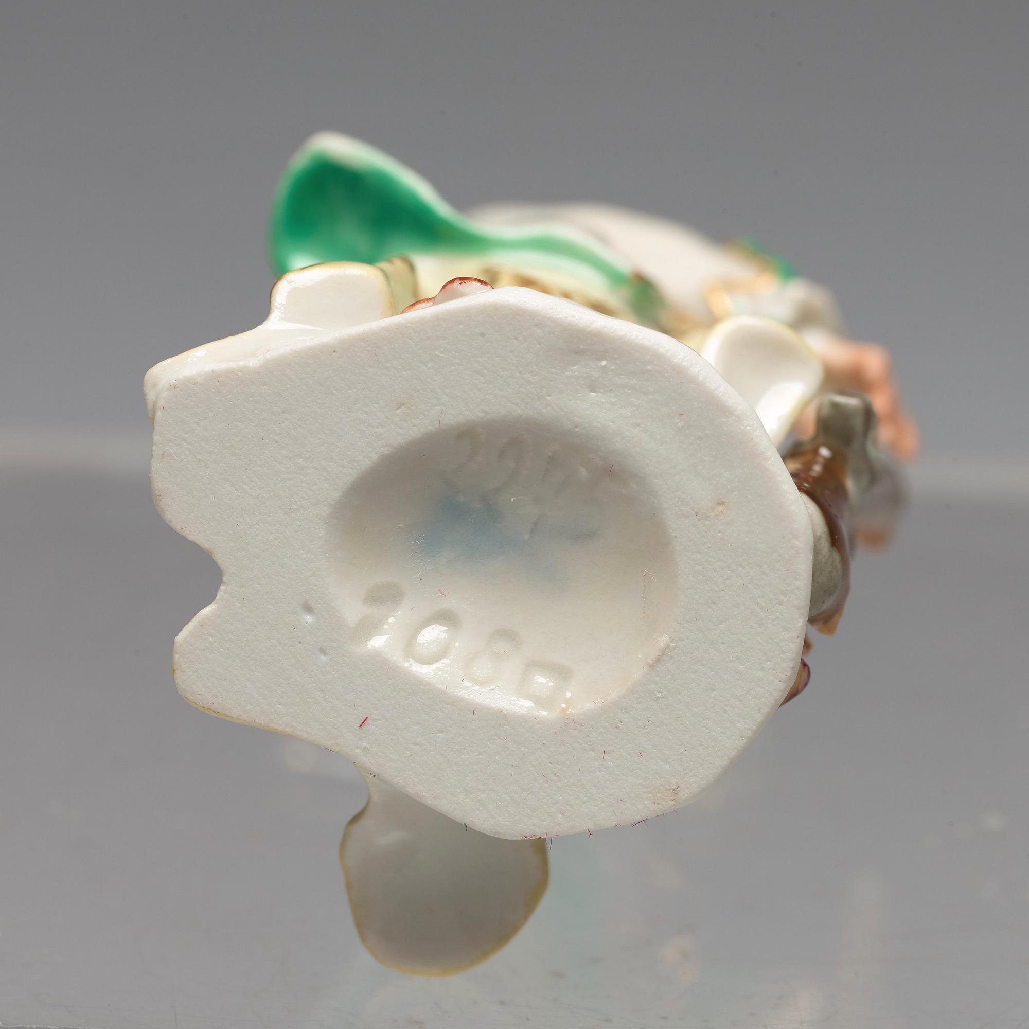 MINIATYR FIGURINER, fem stycken, porslin. Meissen, 1900-tal.