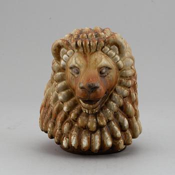 GUNNAR NYLUND, a stoneware sculpture of a lion's head, Rörstrand, Sweden mid 1900's.