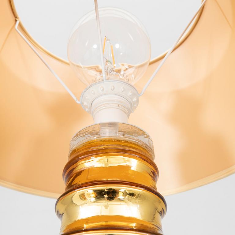 Gustaf leek, bordslampa signerad.