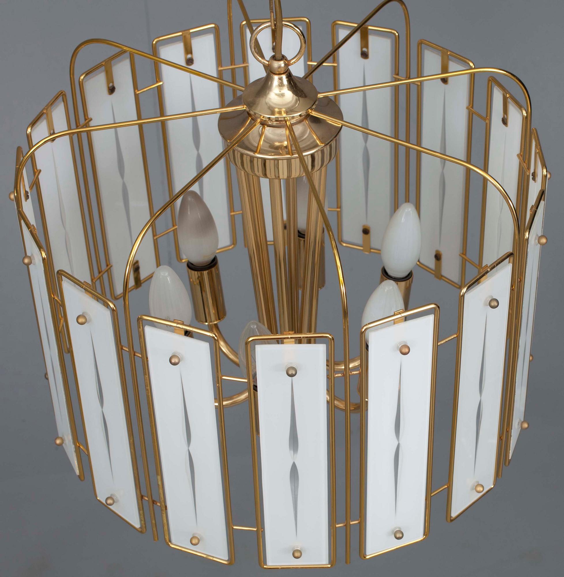 TAKLAMPA, glas samt mässing, möjligen Italien, 1970-tal. Tot h 62.