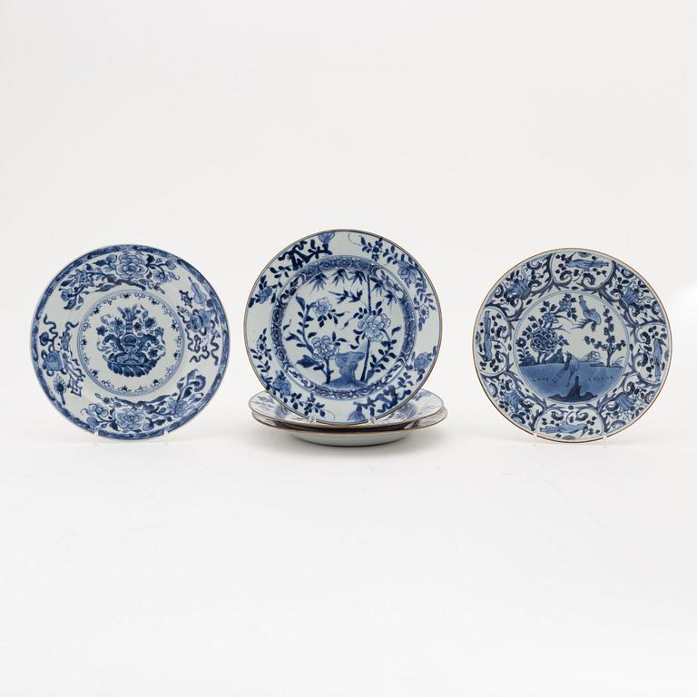 A group of Chinese blue and white plates, Qing dynasty, 18th century.