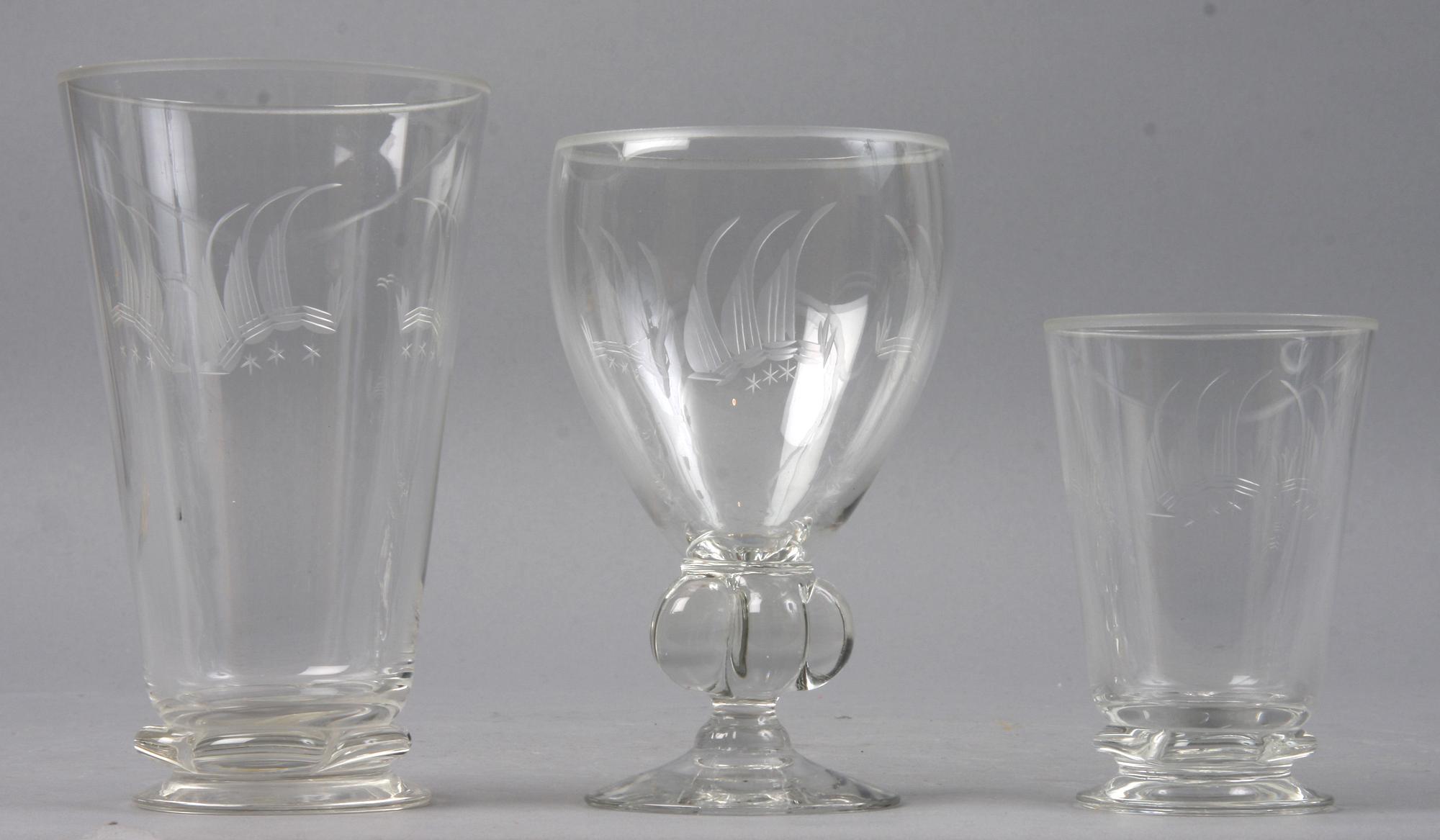 GLASSERVISDELAR, 72 st, "Uarda", Johansfors Glasbruk.