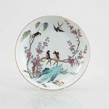 Six pieces of porcelain, China, late Qing and 20th century.