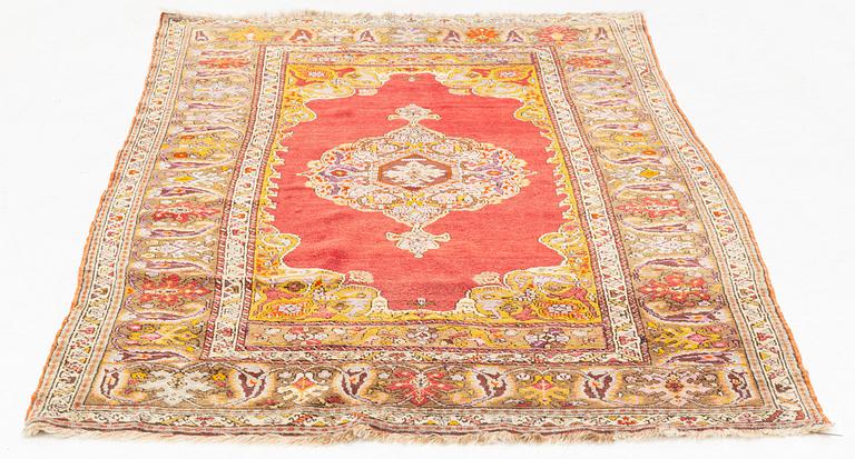 Carpet, oriental, 198 x 136 cm.