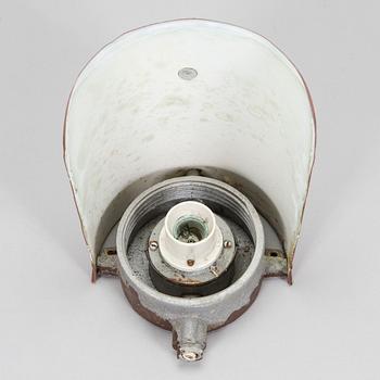 Paavo Tynell, seinävalaisin / ulkovalaisin, malli 7307, Idman. 1900-luvun puoliväli.