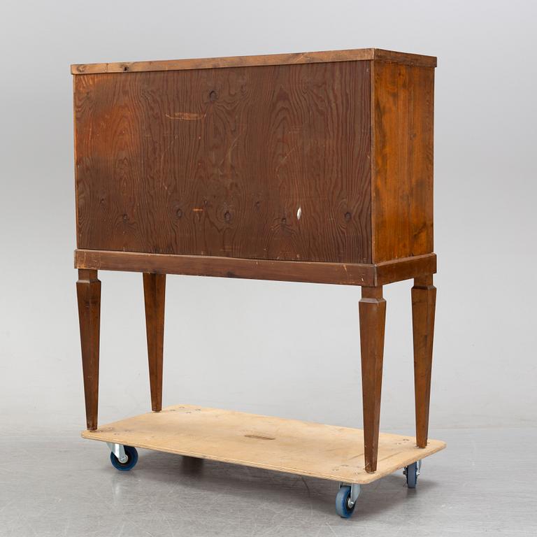 A Swedish Grace writing cabinet, 1920's/1930's.