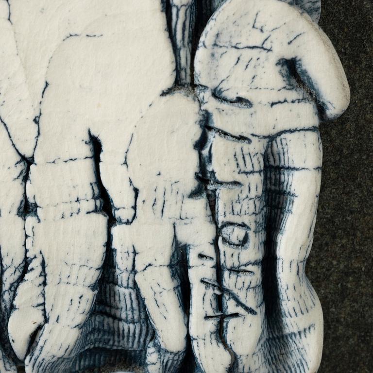 Ulla Viotti, Relief, lergods.