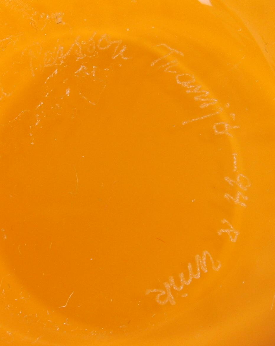 VAS, glas, sign Sigurd Persson samt SKÅL, lergods, sign Else Adrian.