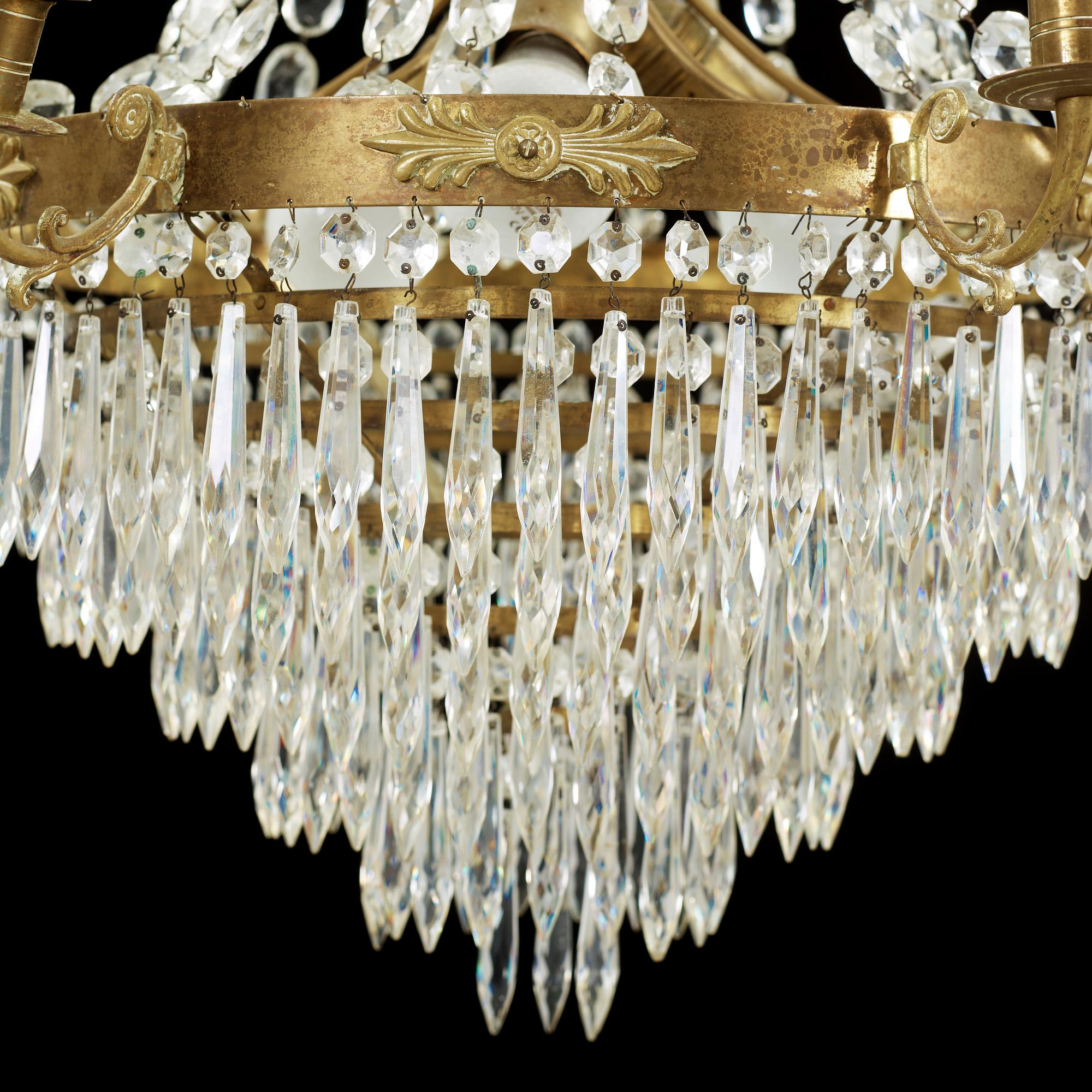 LJUSKRONA, empirestil, 1900-talets första hälft. Höjd 85 cm.