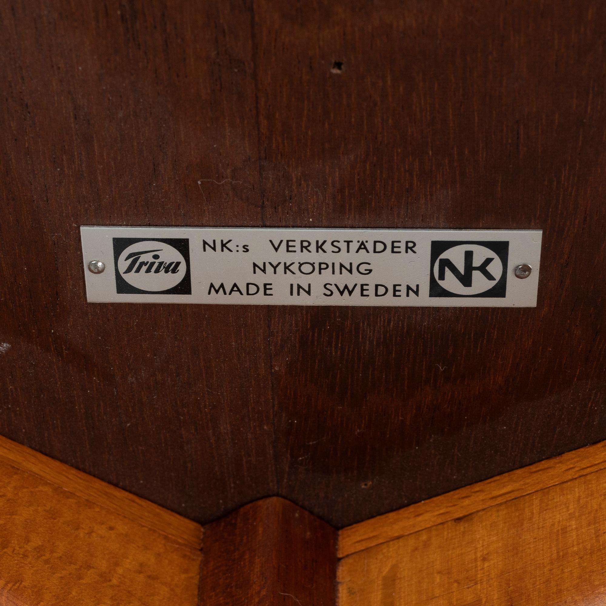 Kerstin Hörlin-Holmquist, a mahogany veneered 'Äpplet' side table, Triva, Nordiska Kompaniet.