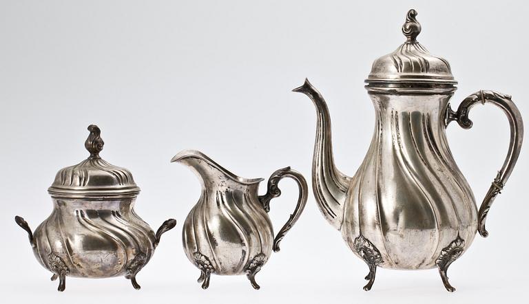 KAFFESERVIS, silver, rokokostil, 1900-talets första hälft, tot vikt 1470.