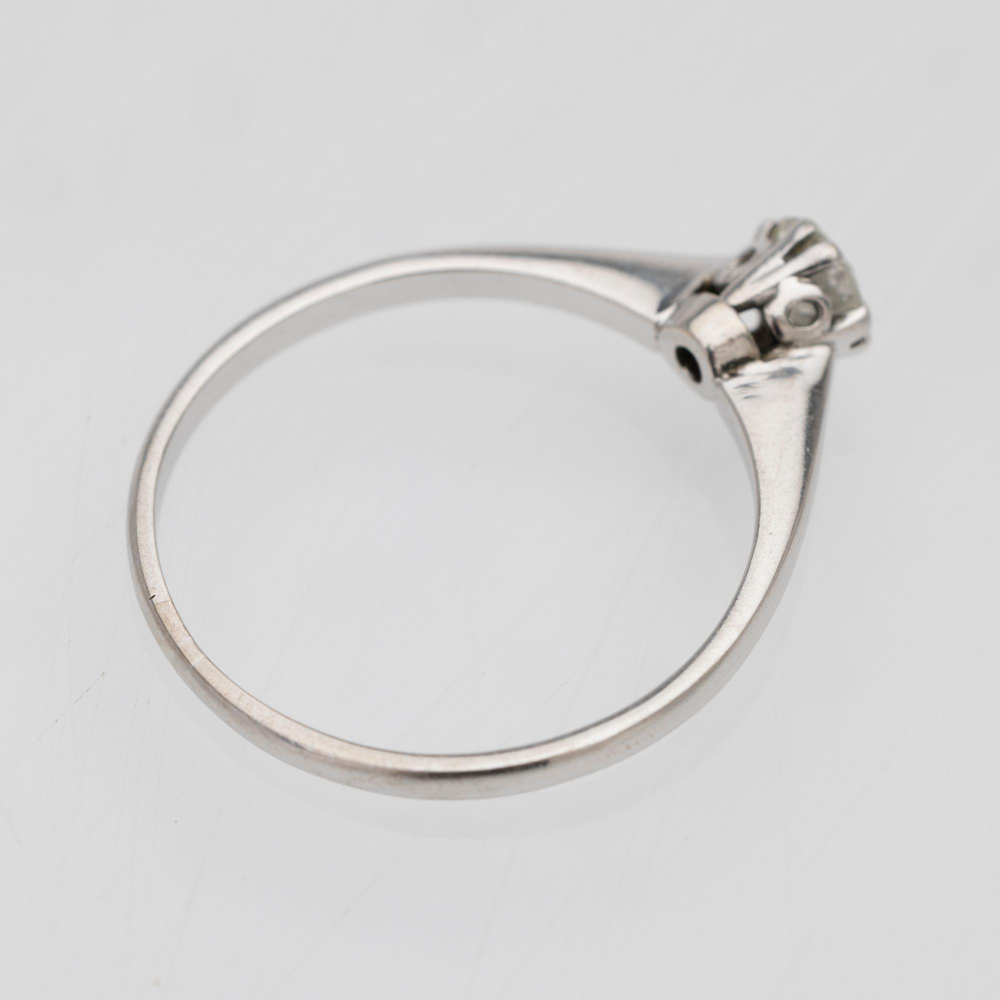 Solitaire ring in 18K white gold and diamond, Axel Jonsson's Goldsmith Workshop, Stockholm, circa 1940.