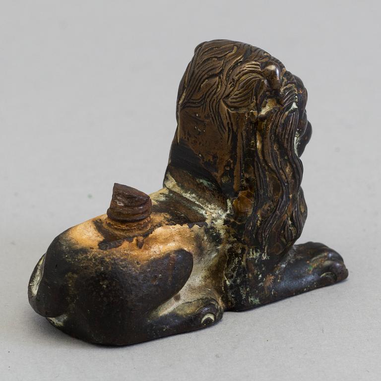 A 16TH CENTURY BRONZE FIGURE.