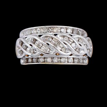 RING, 10 k guld och vitguld, briljantslipade diamanter tot 0.50 ct.