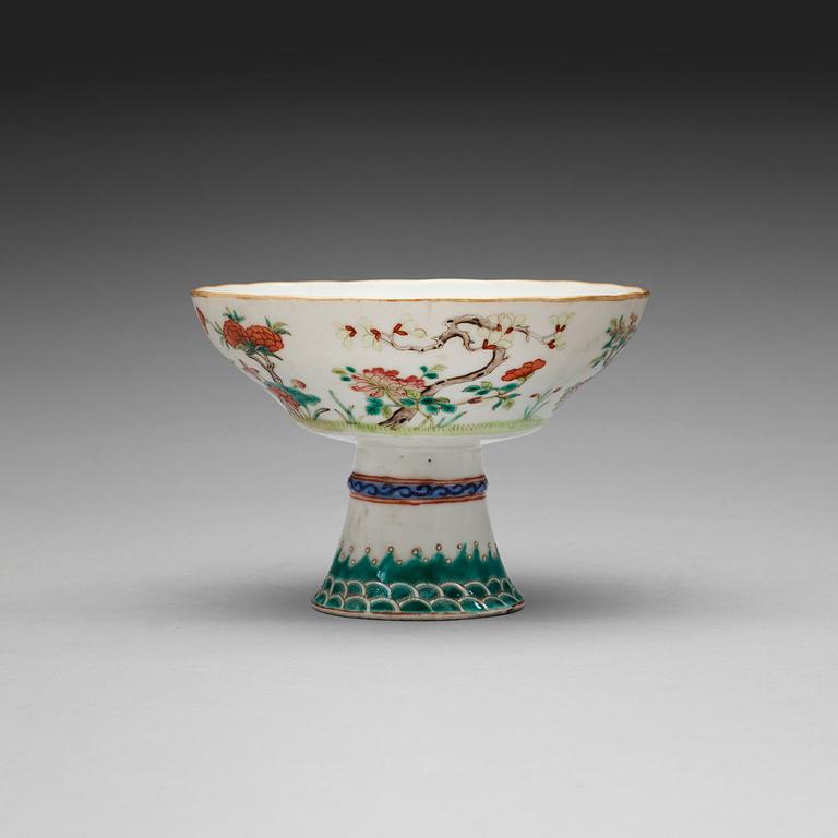 A famille rose stem cup, Qing dynasty, late 19th Century.